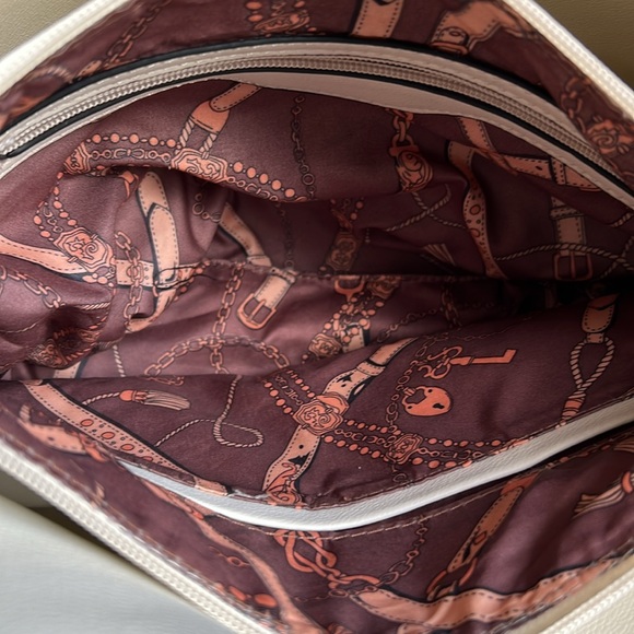 Bag in a bag removable strap, Vegan leather - Picture 7 of 10